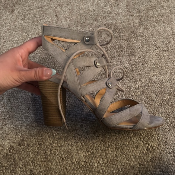 Gray lace up Heels - Picture 2 of 6